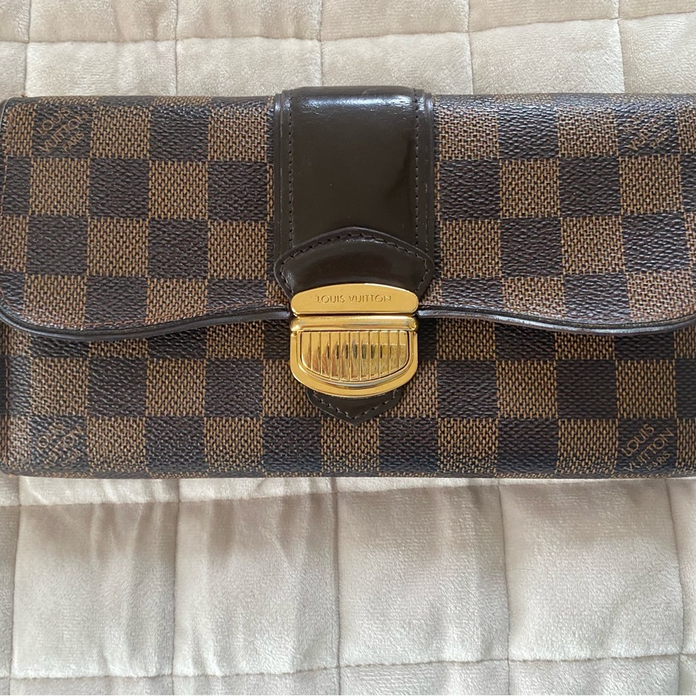 Louis Vuitton Brown Checkered Eugenie leather wallet